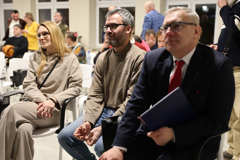 na zdjęciu po prawej Łukasz Sołtysik na środku Marcin Torz