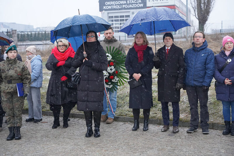 na zdjęciu moment przemówienia, przy mikrofonie Kamilla Jasińska