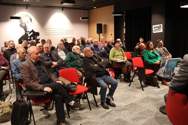 17 lutego 1981 roku władze PRL zarejestrowały pierwszą niezależną organizację studencką w krajach bloku komunistycznego – Niezależne Zrzeszenie Studentów [DEBATA]