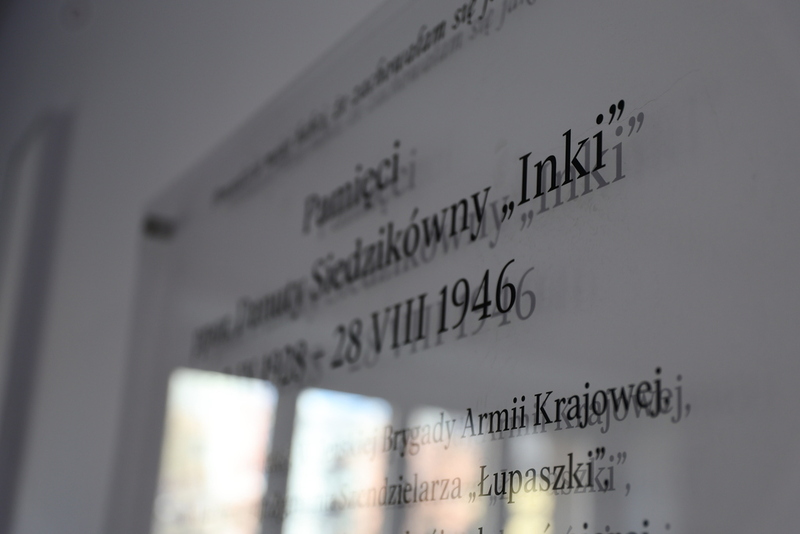 zdjęcie z bliska tablicy