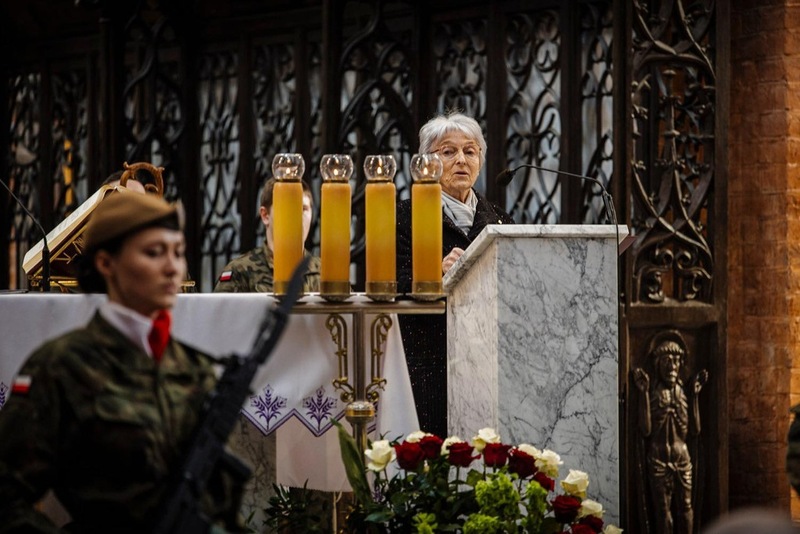 "Dzisiaj w tym miejscu w szczególny sposób łączy się hasło „Bóg i Ojczyzna”. Bogu oddajemy cześć, a Ojczyźnie przywracamy naszych bohaterów" - uroczystości pogrzebowe Ofiar Zbrodni Katyńskiej we Wrocławiu, 5 marca 2026