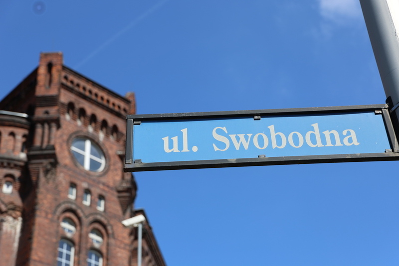 Centrum Kształcenia Ustawicznego we Wrocławiu nadano imię Ludzi ze znakiem P, a na parterze budynku odsłonięto pamiątkową tablicę - 24 kwietnia 2026