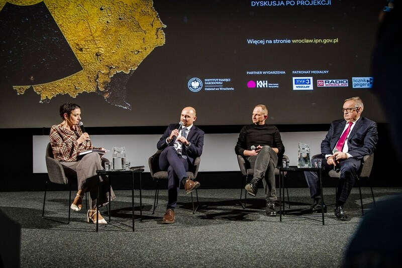 Wrocławska premiera filmu dokumentalnego produkacji IPN „Czarnobyl. Polska perspektywa”. Na uczestników czekały dodatkowe atrakcje: możliwość skorzystania z gogli VR oraz drobny upominek - Wrocław, 25 kwietnia 2025/ fot. A.Ligęcka