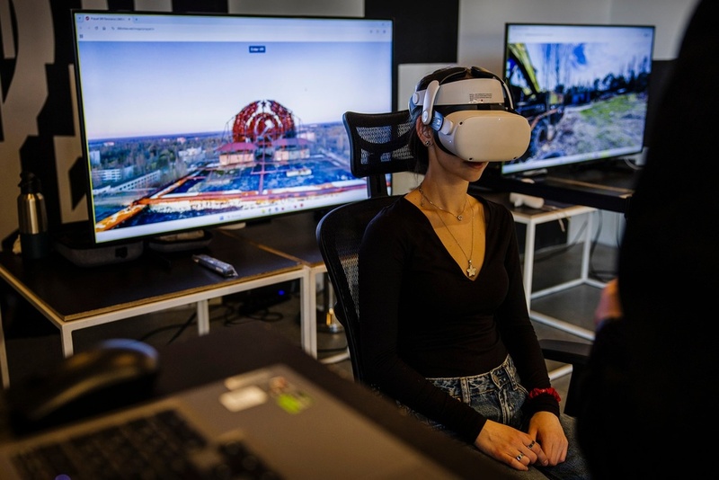 Wrocławska premiera filmu dokumentalnego produkacji IPN „Czarnobyl. Polska perspektywa”. Na uczestników czekały dodatkowe atrakcje: możliwość skorzystania z gogli VR oraz drobny upominek - Wrocław, 25 kwietnia 2025/ fot. A.Ligęcka