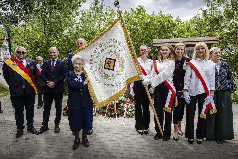 Uroczystość upamiętniająca 81. rocznicę kapitulacji Festung Breslau oraz oswobodzenia niemieckiego obozu pracy Burgweide na wrocławskich Sołtysowicach. W ramach obchodów odbyła się również część edukacyjna - Skwer Ofiar Obozu Burgweide os. Sołtysowice Wrocław, 6 maja 2026