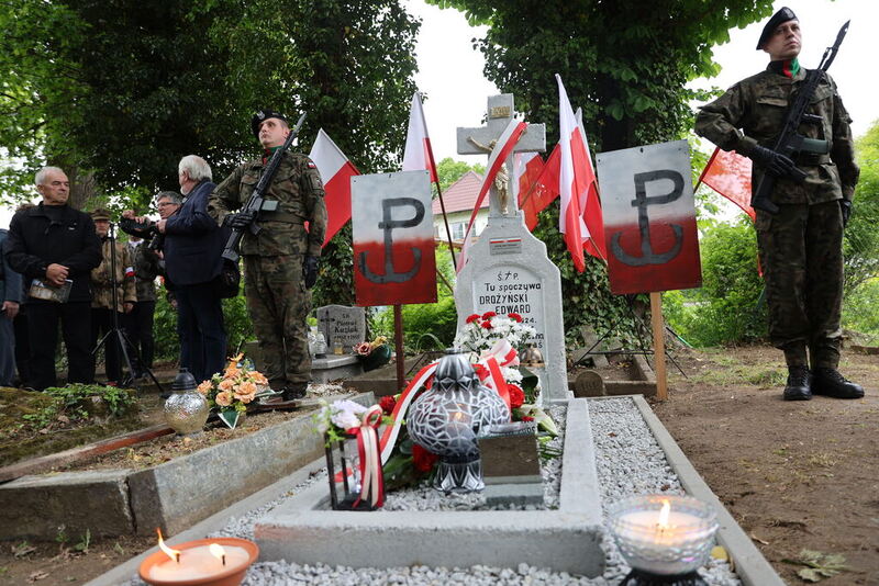 zdjęcie grobu w całej okazałości