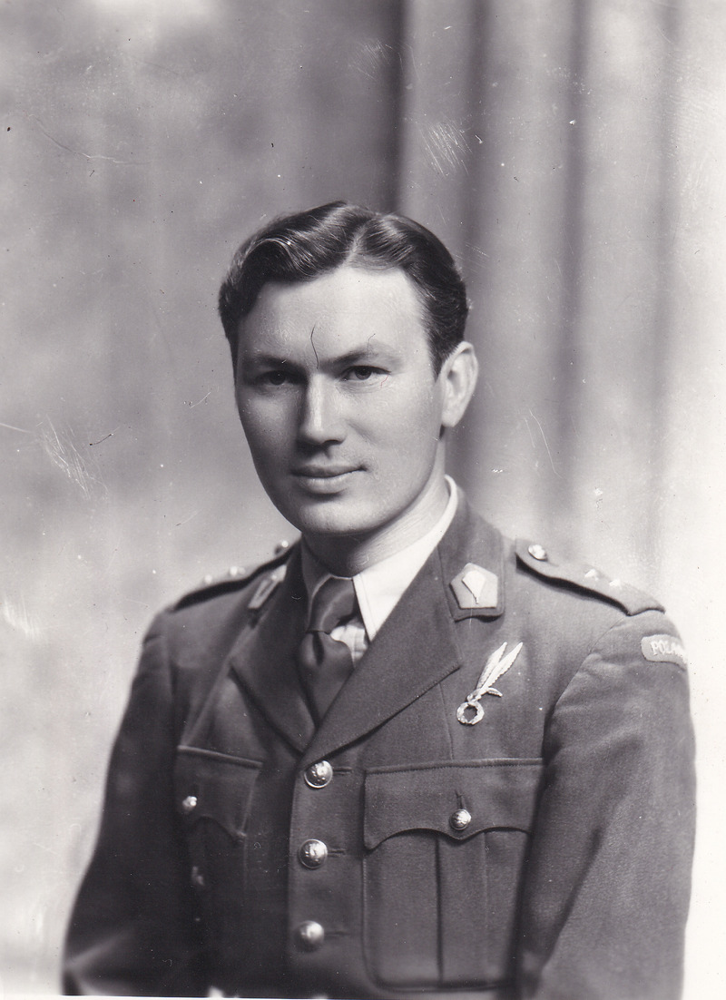 Por. Jan Karwacki podczas służby w 1 Samodzielnej Brygadzie Spadochronowe, Wielka Brytania 1946 r. Ze zbiorów Marcina Zugaja.