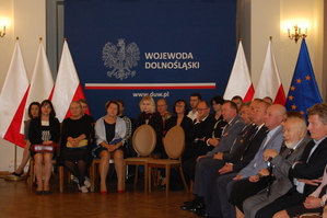 Goście podczas uroczystości z okazji obchodów Dnia Polskiego Państwa Podziemnego