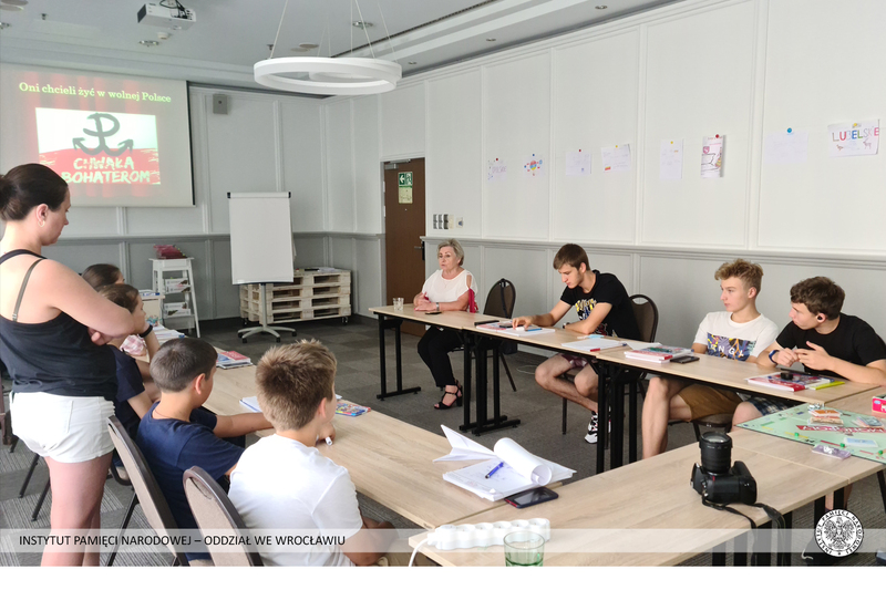 Spotkania edukacyjne z grupą dzieci i młodzieży uczestniczącą w „Kursie adaptacyjno -– językowym dla repatriantów i ich rodzin” – Wrocław, 13 sierpnia 2021