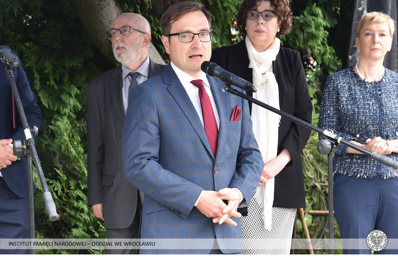 Uroczystości pod tablicą upamiętniającą 41. rocznicę powstania NSZZ „Solidarność”