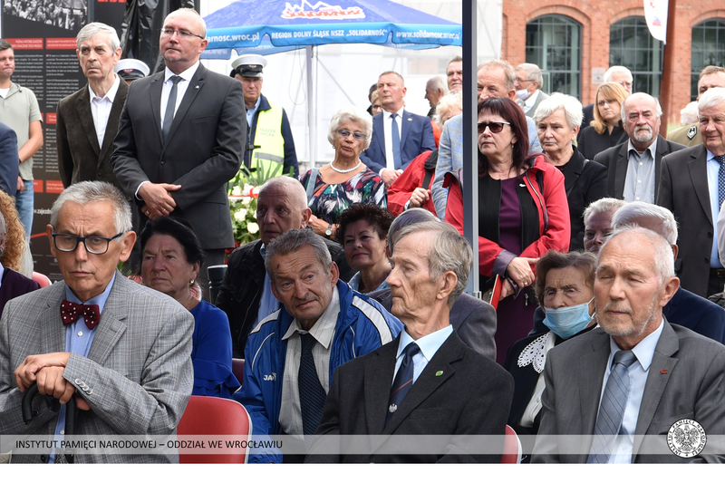 Uroczystości pod tablicą upamiętniającą 41. rocznicę powstania NSZZ „Solidarność”