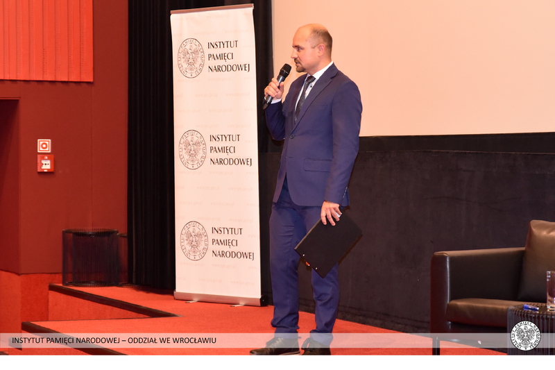 Pokaz filmu dokumentalnego „Belgrad solidarny z »Solidarnością«” – prowadzący wydarzenie dr Kamil Dworaczek z IPN