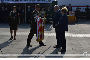 Prezentacja sztandaru oraz złożenie przysięgi wojskowej przez żołnierzy 16 Dolnośląskiej Brygady Obrony Terytorialnej – Wrocław, 27 września 2021