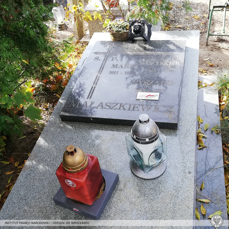 Znicze na dolnośląskich grobach bohaterów walk o wolność Polski