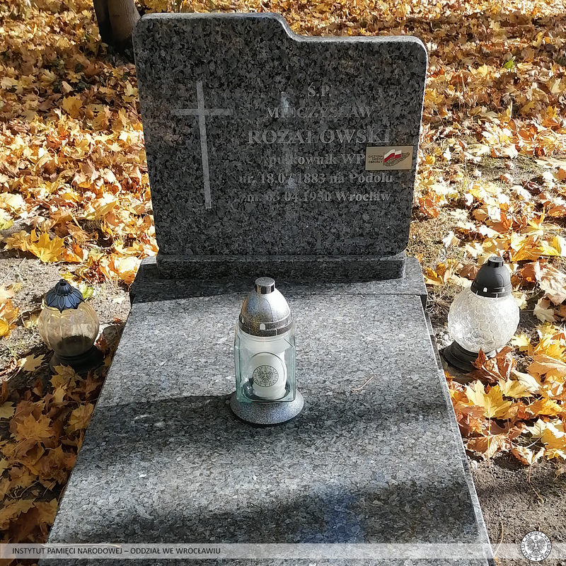 Znicze na dolnośląskich grobach bohaterów walk o wolność Polski