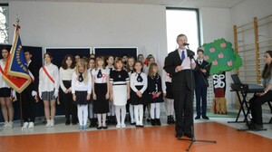 Uroczyste obchody Narodowego Święta Niepodległości w Szkole Podstawowej nr 20 we Wrocławiu. Fot. dr Piotr Ćwikliński.