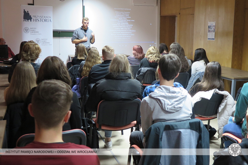 Terenowa lekcja historii o losach żołnierzy NSZ ze zgrupowania kpt. Henryka Flamego „Bartka” – Kluczbork, 9 listopada 2021