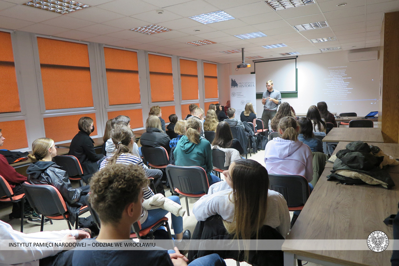 Terenowa lekcja historii o losach żołnierzy NSZ ze zgrupowania kpt. Henryka Flamego „Bartka” – Kluczbork, 9 listopada 2021