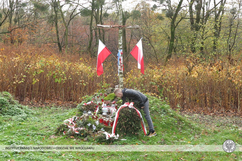 Terenowa lekcja historii o losach żołnierzy NSZ ze zgrupowania kpt. Henryka Flamego „Bartka” – Kluczbork, 9 listopada 2021
