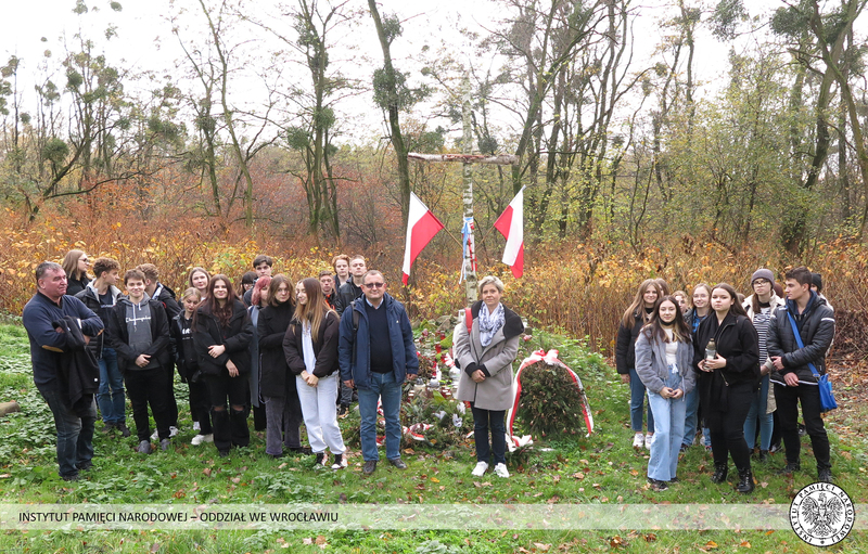 Terenowa lekcja historii o losach żołnierzy NSZ ze zgrupowania kpt. Henryka Flamego „Bartka” – Kluczbork, 9 listopada 2021