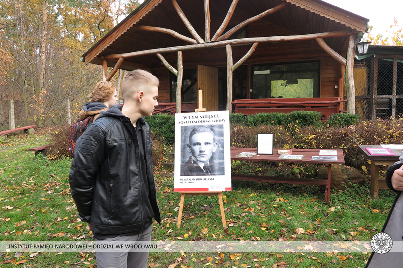 Terenowa lekcja historii o losach żołnierzy NSZ ze zgrupowania kpt. Henryka Flamego „Bartka” – Kluczbork, 9 listopada 2021