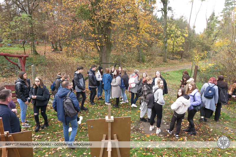 Terenowa lekcja historii o losach żołnierzy NSZ ze zgrupowania kpt. Henryka Flamego „Bartka” – Kluczbork, 9 listopada 2021