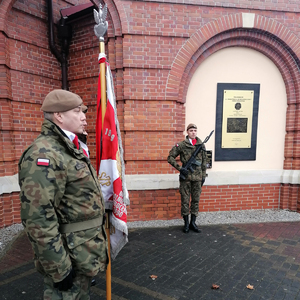 Uroczystości pod tablicą poświęconą 27. Wołyńskiej Dywizji Piechoty Armii Krajowej we Wrocławiu.