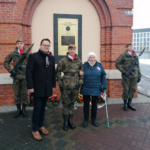 Uroczystości pod tablicą poświęconą 27. Wołyńskiej Dywizji Piechoty Armii Krajowej we Wrocławiu.