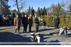Obchody 80. rocznicy przekształcenia Związku Walki Zbrojnej w Armię Krajową pod pomnikiem Armii Krajowej we Wrocławiu