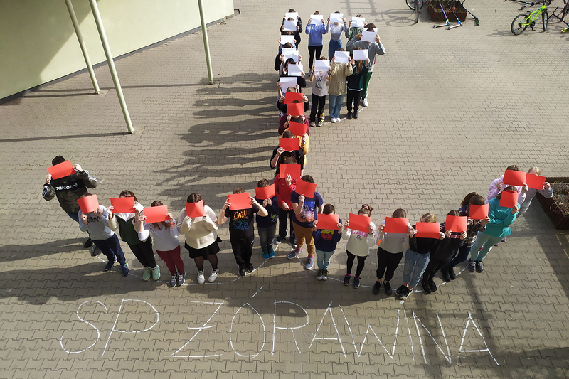 Znak Polski Walczącej w Szkole Podstawowej w Żórawinie