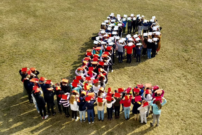 Znak Polski Walczącej utworzony przez Klub Historyczny przy Szkole Podstawowej nr 96 im. Leonida Telegi we Wrocławiu