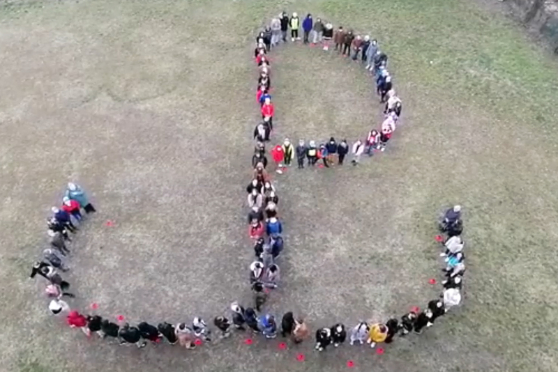 Znak Polski Walczącej w Szkole Podstawowej w Niechlowie
