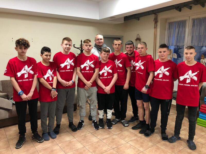 Historycznie – Terapeutycznie – Atrakcyjnie. Warsztaty modelarskie IPN w Młodzieżowym Ośrodku Wychowawczym