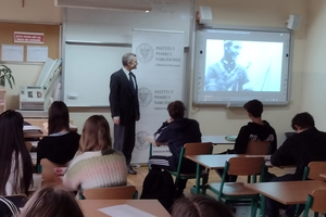 „Wichrem chwały w historię popłyniesz” – zajęcia edukacyjne w Szkole Podstawowej nr 20 we Wrocławiu