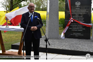 Odsłonięcie pomnika upamiętniającego ofiary totalitaryzmów – Folwark (woj. opolskie), 11 maja 2022