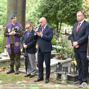 Poświęcenie nowego nagrobka żołnierza z Monte Cassino