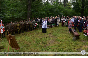 Uroczystości upamiętniające zamordowanych przez UB żołnierzy NSZ w miejscu dawnego majątku Scharfenberg w Malerzowicach Wielkich w dniu 17 września 2022