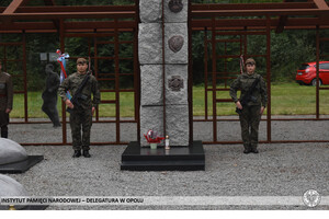 Uroczystości upamiętniające zamordowanych przez UB żołnierzy NSZ w Starym Grodkowie w dniu 17 września 2022