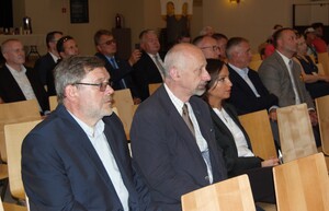 W uroczystości wzięli udział przedstawiciele Oddziału IPN we Wrocławiu: dyrektor prof. Krzysztof Kawalec oraz zastępca dyrektora dr Katarzyna Pawlak-Weiss