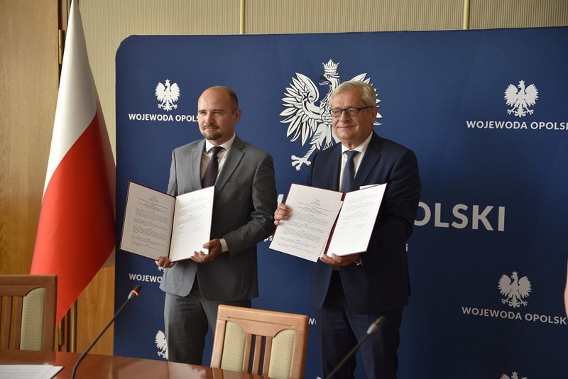 Pomnik Wojciecha Korfantego pod Opolskim Urzędem Wojewódzkim. Podpisanie listu intencyjnego - Opole, 20 czerwca 2023/ fot. M.Parysek IPN Wrocław