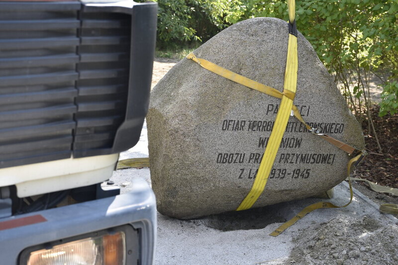 Pomnik ofiar obozu Burgweide trafił w nowe miejsce - Wrocław, 16 sierpnia 2023/ fot. M. Parysek IPN Wrocław