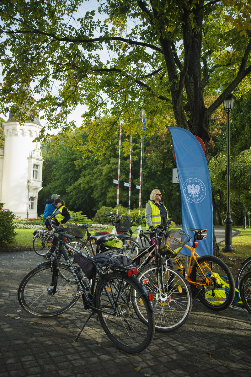 I Rajd Rowerowy Pamięci Ofiar Niemieckich Obozów na Dolnym Śląsku – Jelcz – Laskowice, 23 września 2023. Fot. Agata Ligęcka (IPN)