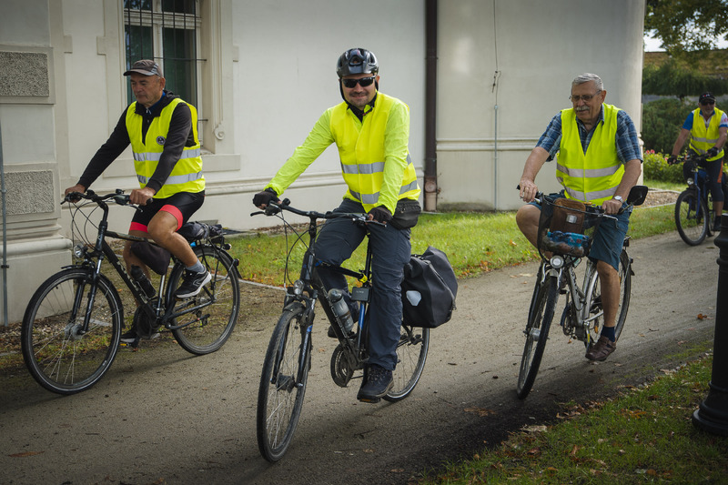 I Rajd Rowerowy Pamięci Ofiar Niemieckich Obozów na Dolnym Śląsku – Jelcz – Laskowice, 23 września 2023. Fot. Agata Ligęcka (IPN)
