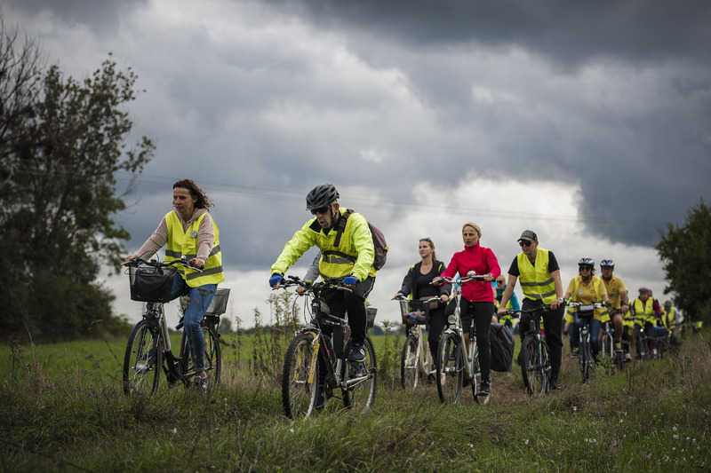 I Rajd Rowerowy Pamięci Ofiar Niemieckich Obozów na Dolnym Śląsku – Jelcz – Laskowice, 23 września 2023. Fot. Agata Ligęcka (IPN)