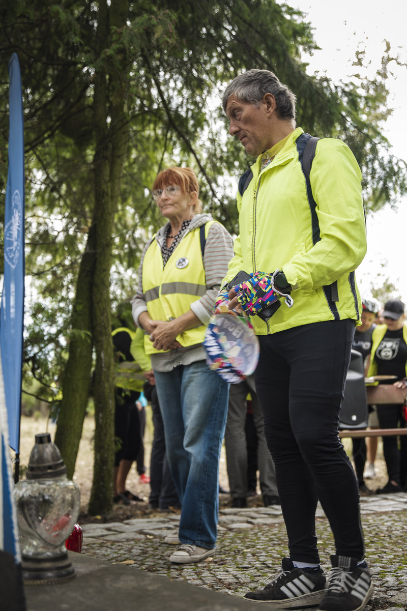 I Rajd Rowerowy Pamięci Ofiar Niemieckich Obozów na Dolnym Śląsku – Jelcz – Laskowice, 23 września 2023. Fot. Agata Ligęcka (IPN)