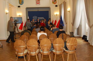 Konferencja prasowa w Sali Kolumnowej Dolnośląskiego Urzędu Wojewódzkiego we Wrocławiu