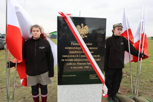Odsłonięto tablicę upamiętniającą więźniów niemieckiego obozu koncentracyjnego Auschwitz-Birkenau - Grobniki, 27 stycznia 2023/ fot. M.Parysek IPN Wrocław