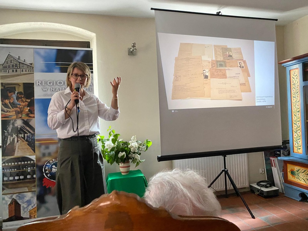 „Ludzie żywej Historii” i projekt Archiwum Pełne Pamięci. Gościem spotkania była Joanna Dardzińska - Namysłów, 7 maja 2026